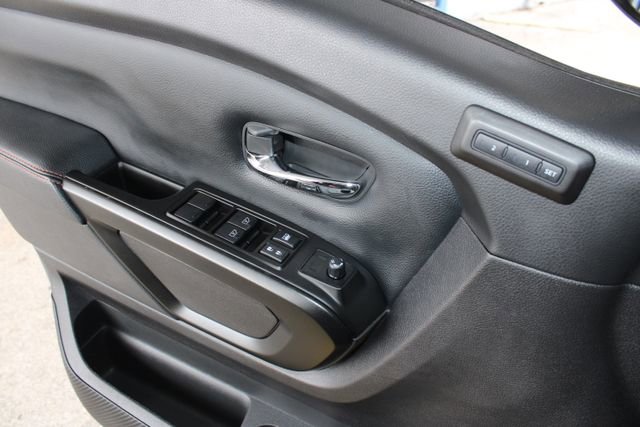Used 2024 Nissan Titan PRO-4X w/ Pro-4x Convenience Package image 23