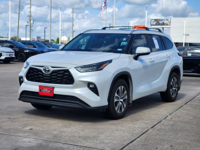 Certified 2026 Toyota Highlander XLE AWD/4WD image 3