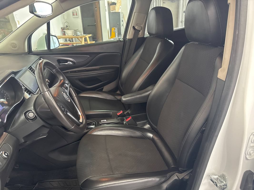 Used 2020 Buick Encore Preferred AWD/4WD image 9