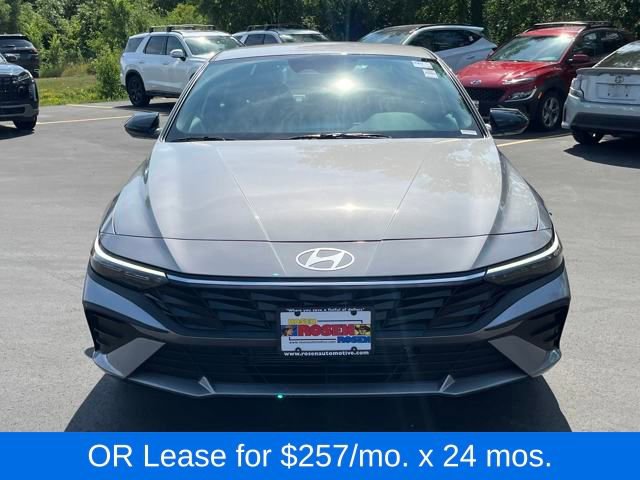 New 2025 Hyundai Elantra SEL image 8