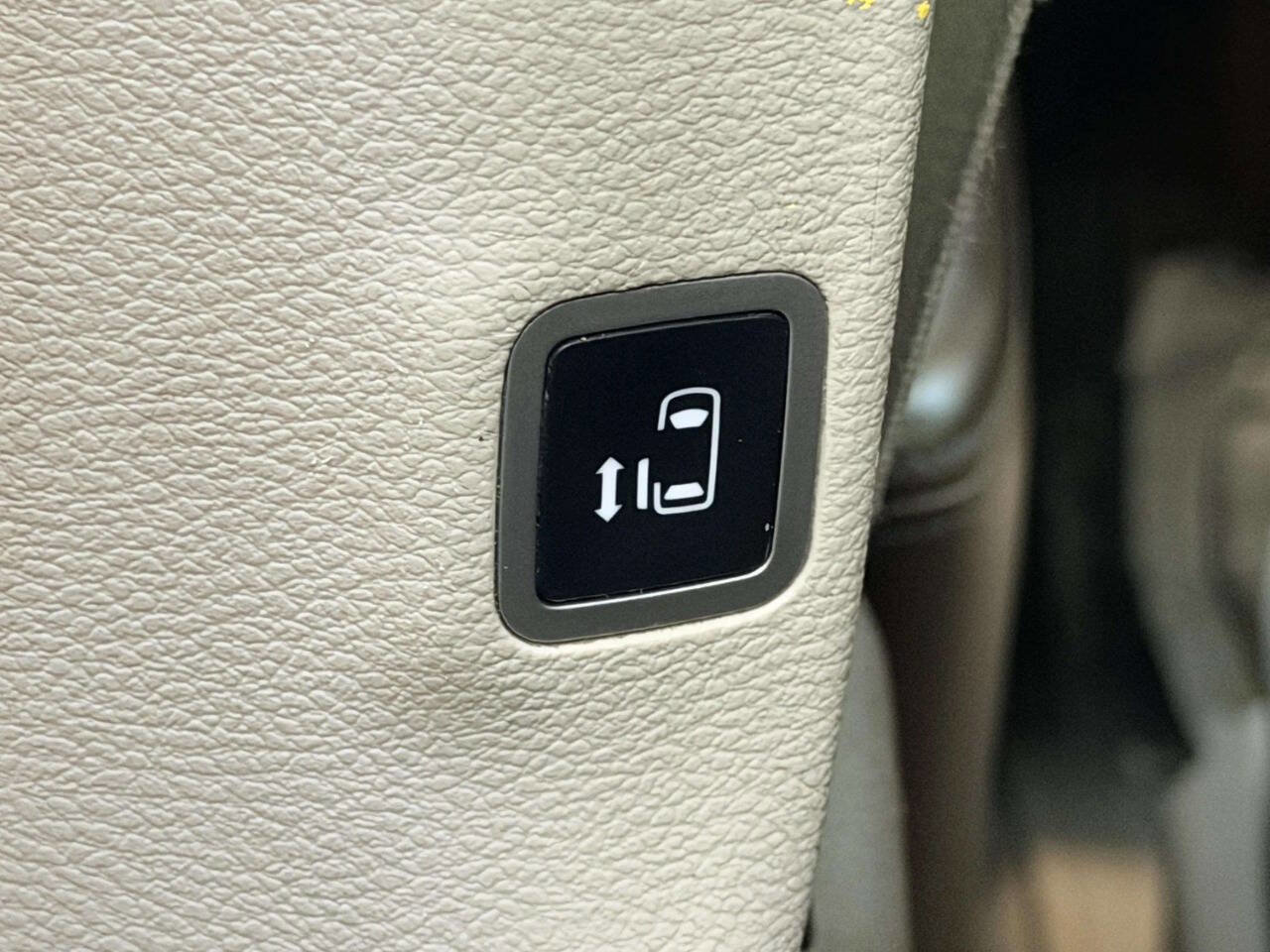 Used 2017 Chrysler Pacifica Touring FWD image 21