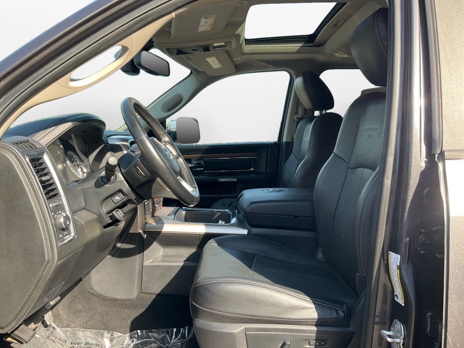 Used 2018 RAM 3500 Laramie AWD/4WD image 10