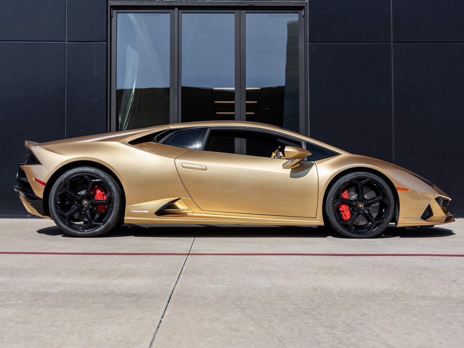 Used 2020 Lamborghini Huracan EVO image 10