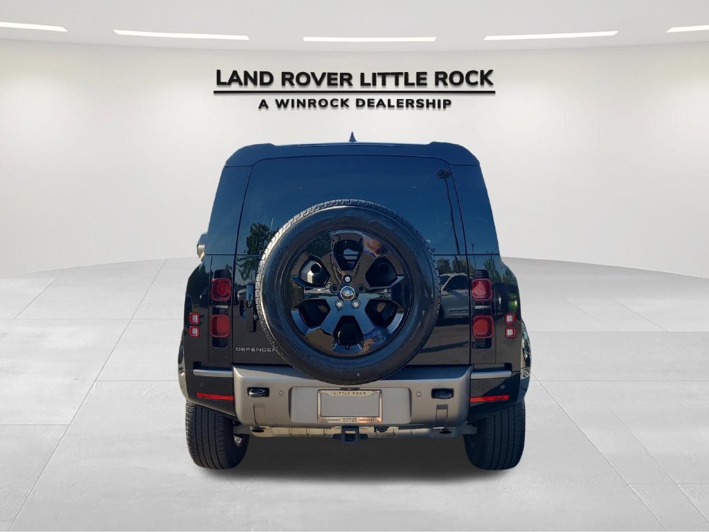 Used 2025 Land Rover Defender 110 X-Dynamic SE AWD/4WD image 7