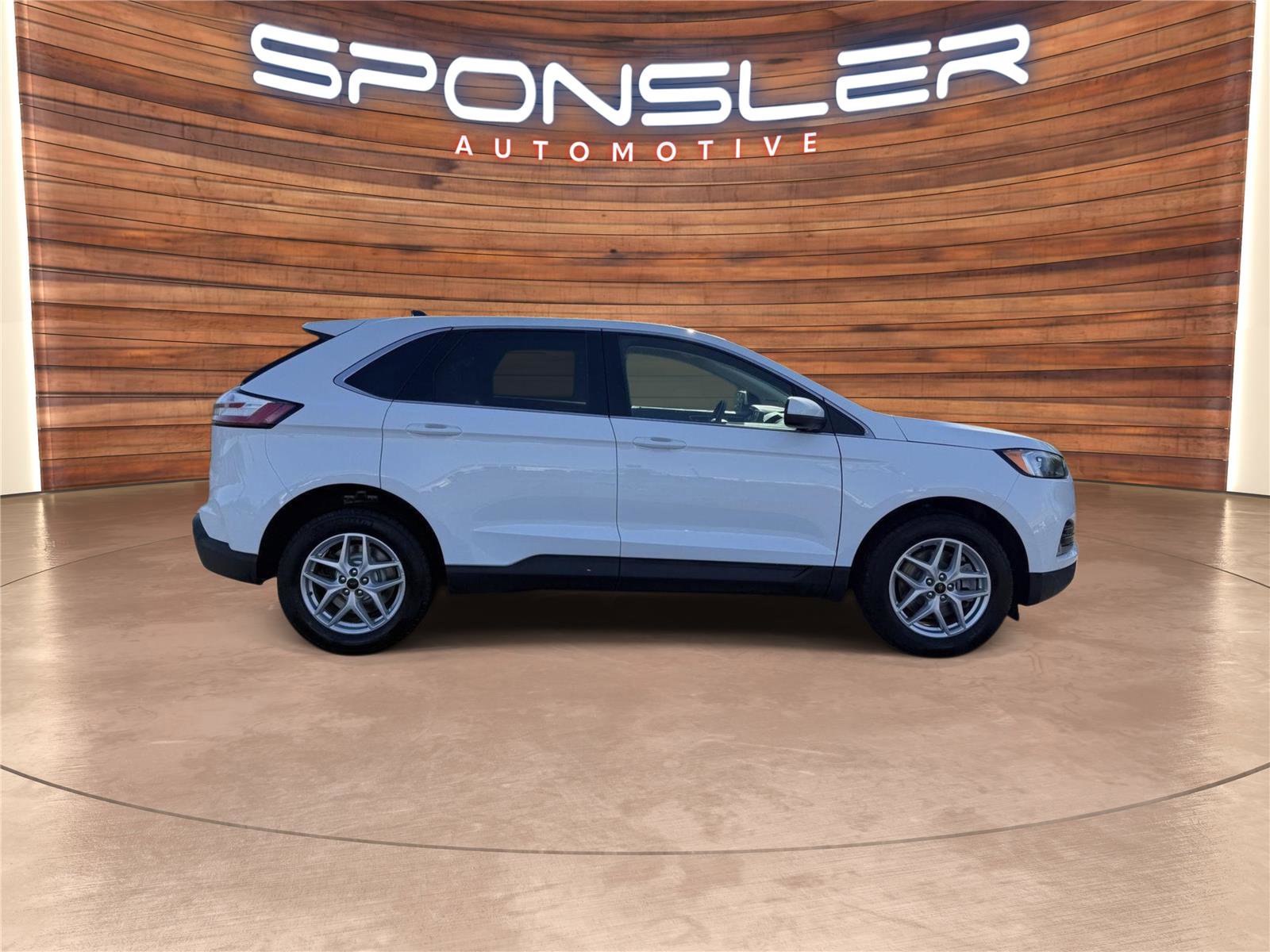 Used 2024 Ford Edge SEL w/ Convenience Package AWD/4WD image 8