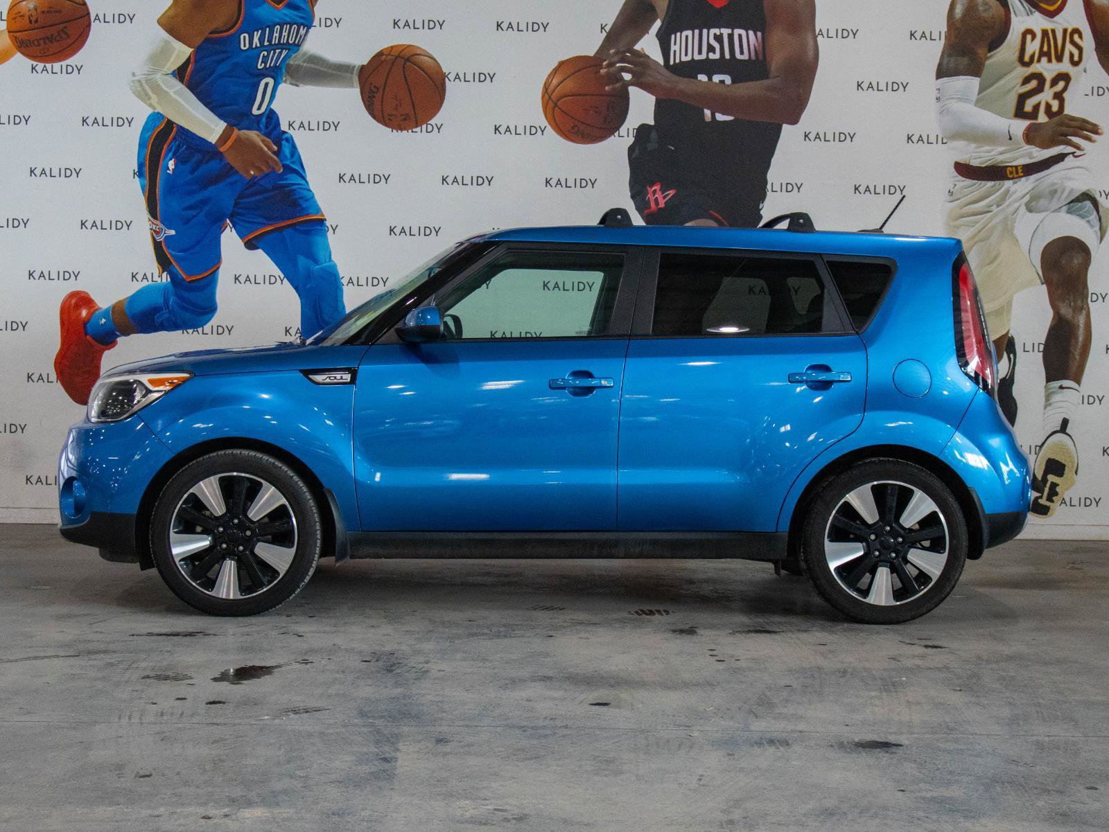 Used 2019 Kia Soul + image 16
