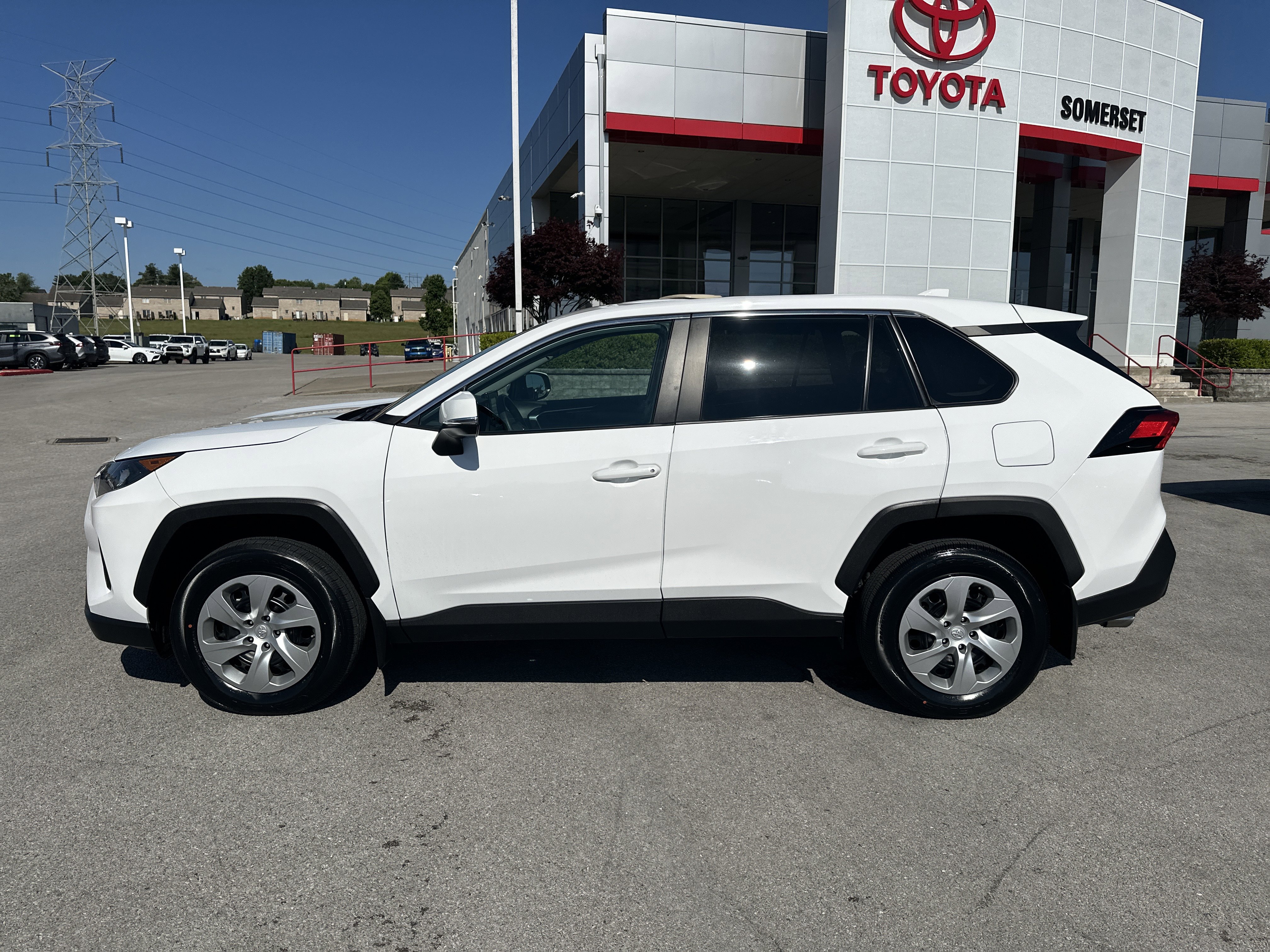 Certified 2022 Toyota RAV4 LE FWD image 4