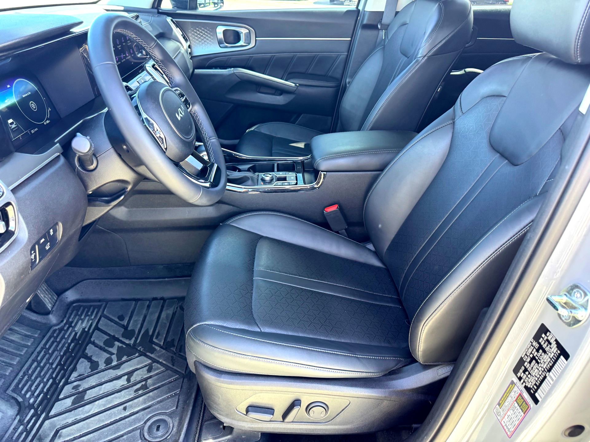 Used 2023 Kia Sorento SX image 12