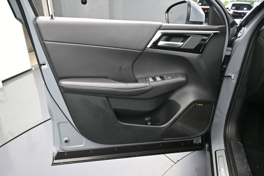 New 2026 Mitsubishi Outlander SE FWD image 14