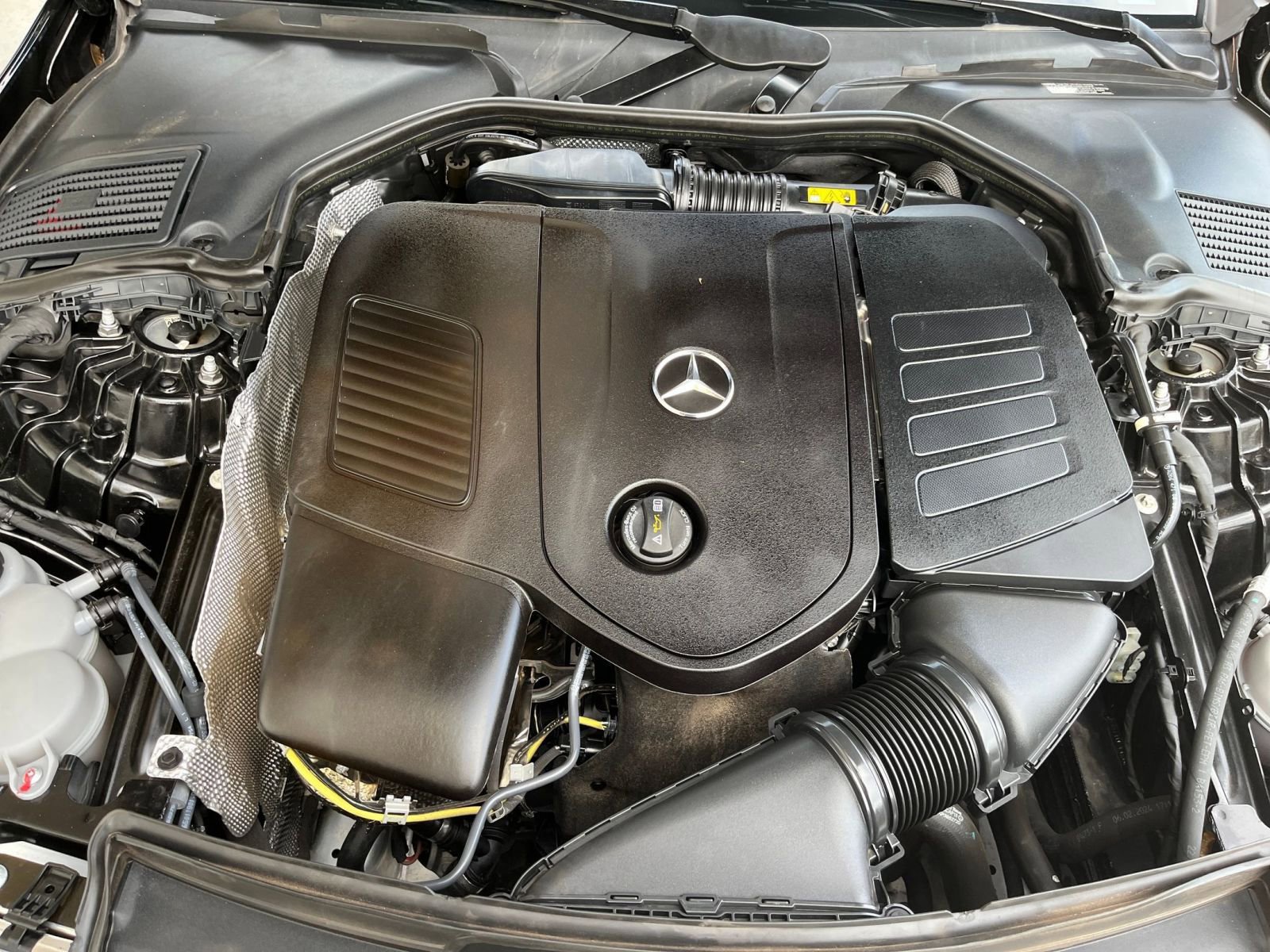 Used 2024 Mercedes-Benz C 300 4MATIC Sedan image 32