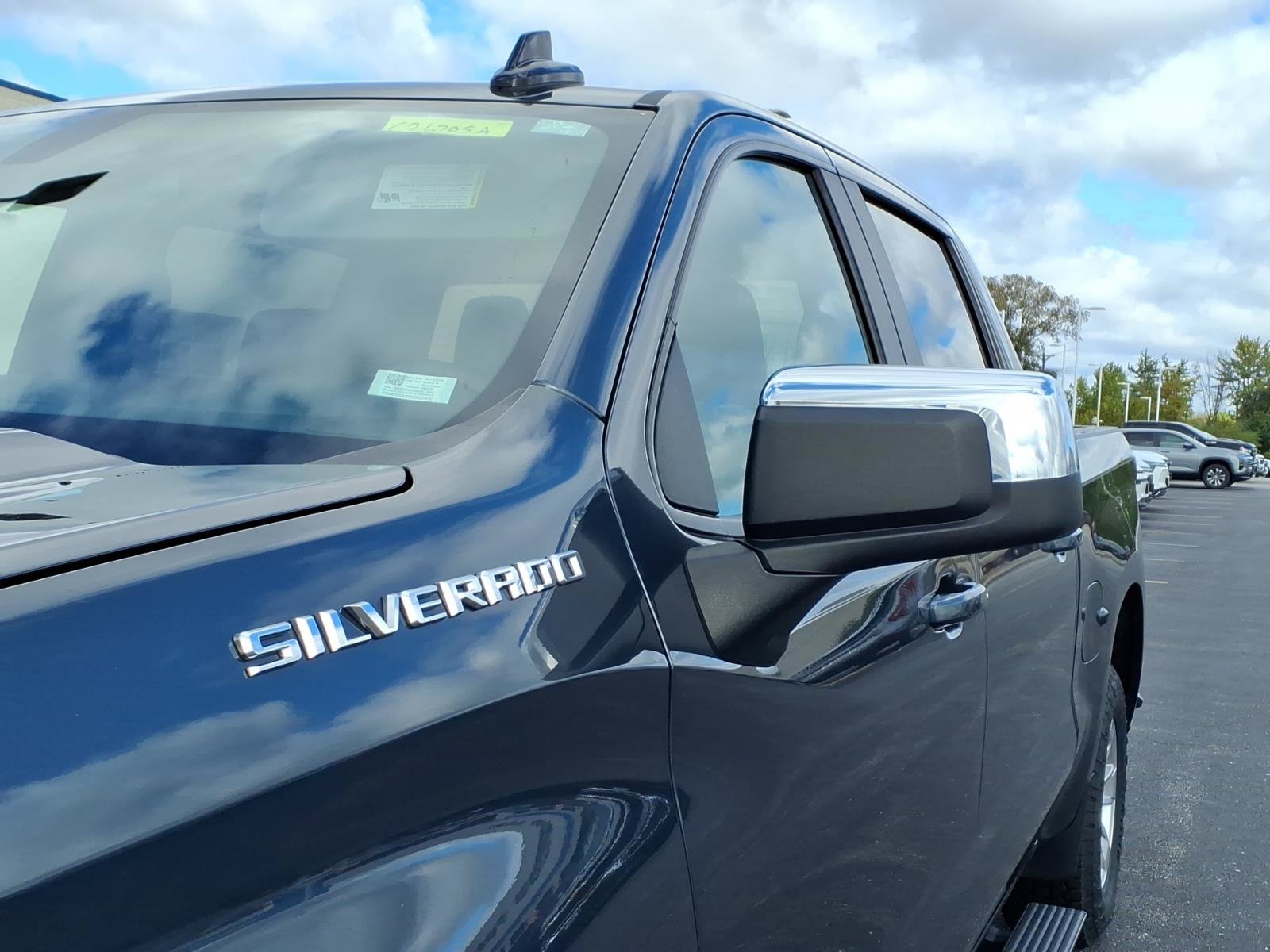 Used 2021 Chevrolet Silverado 1500 LT AWD/4WD image 34