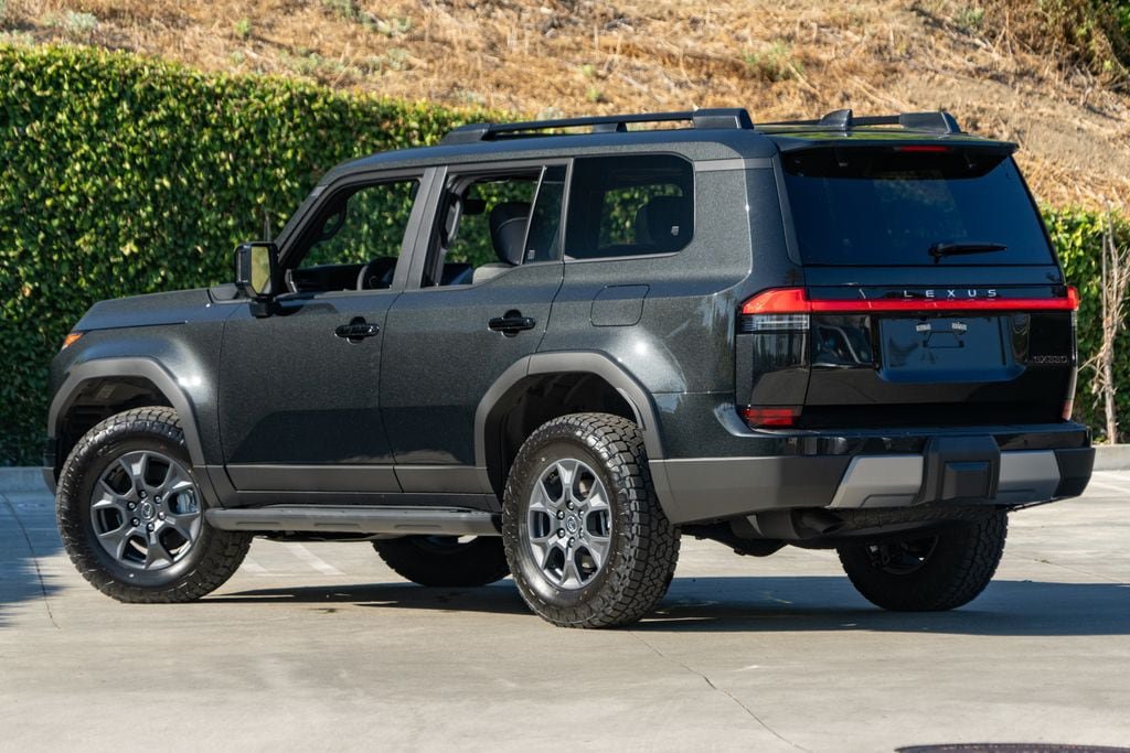 New 2026 Lexus GX 550 AWD/4WD image 2