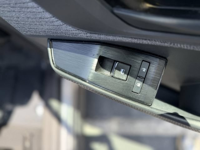 Used 2021 Nissan Rogue S AWD/4WD image 27