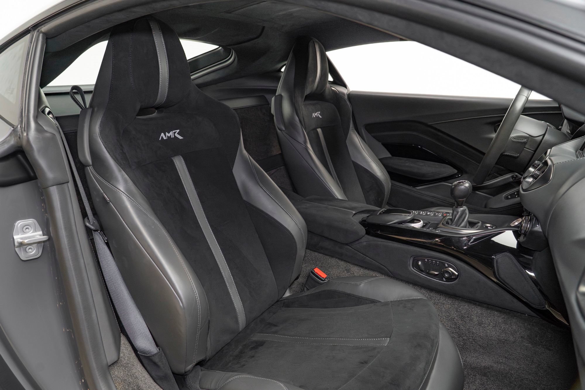 Used 2020 Aston Martin V8 Vantage AMR RWD image 53