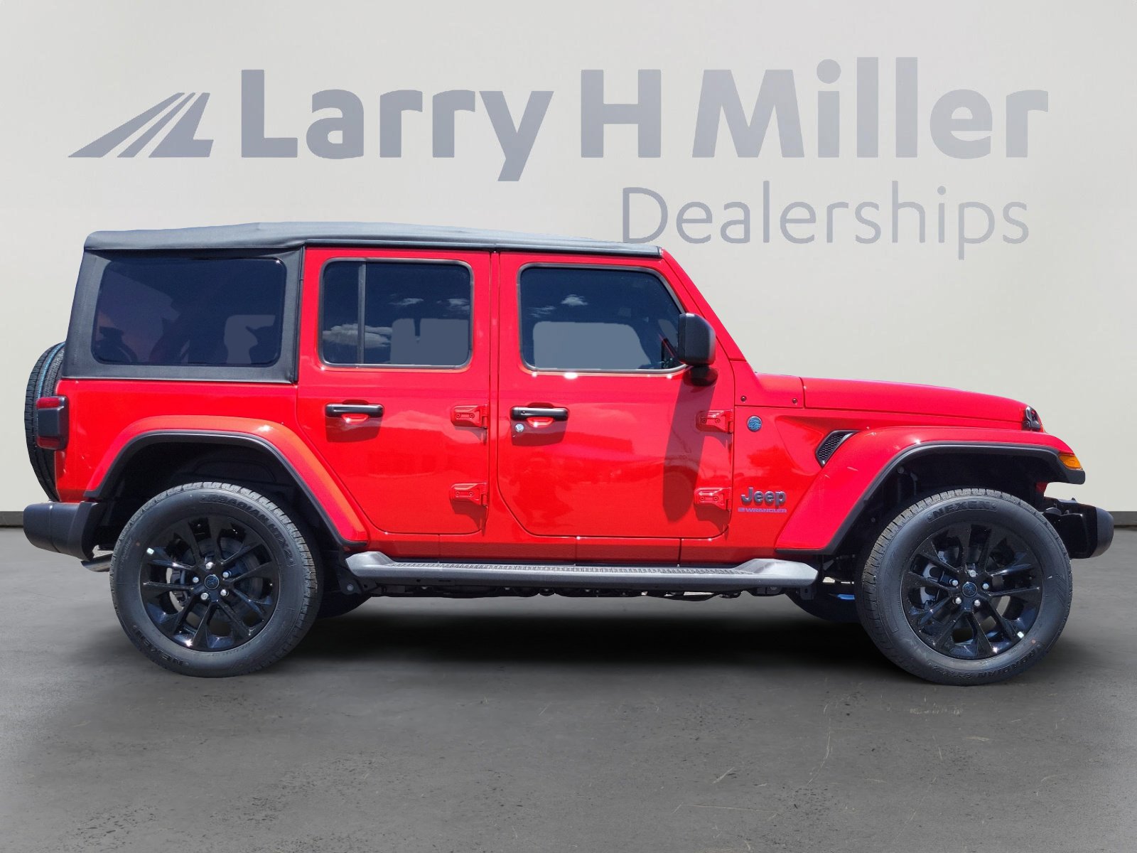 New 2025 Jeep Wrangler Sahara image 6