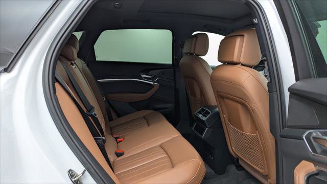 Used 2022 Audi e-tron Premium w/ Convenience Plus Package image 19