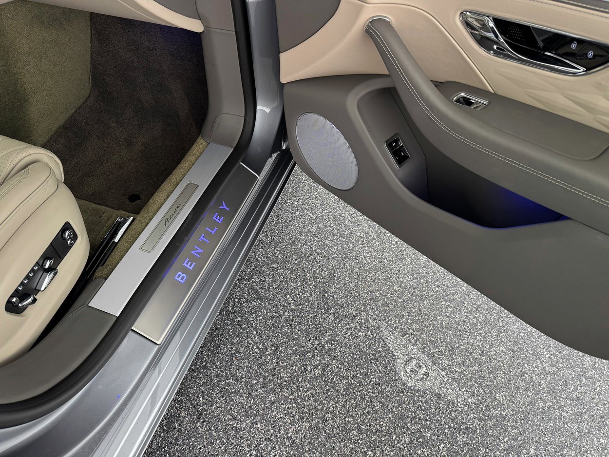Used 2023 Bentley Flying Spur Azure image 32