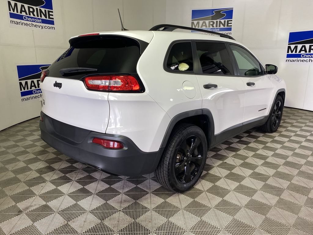 Used 2017 Jeep Cherokee Sport FWD image 13