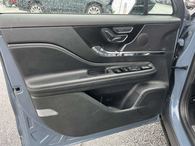 Used 2025 Lincoln Corsair FWD image 16