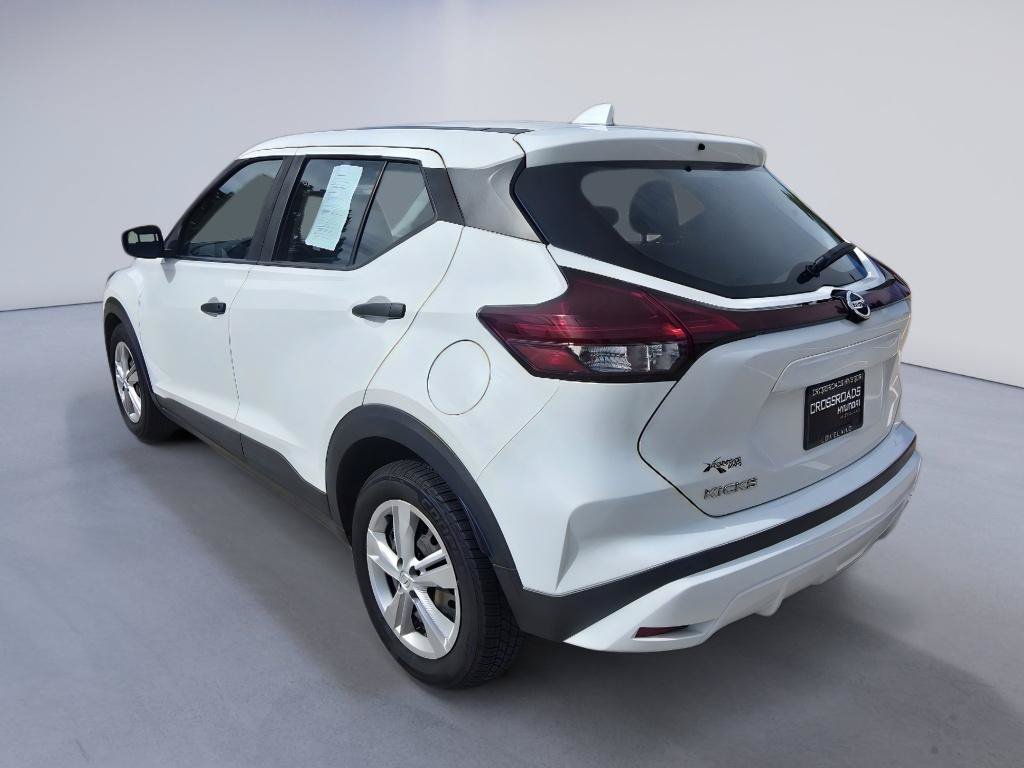 Used 2021 Nissan Kicks S FWD image 3