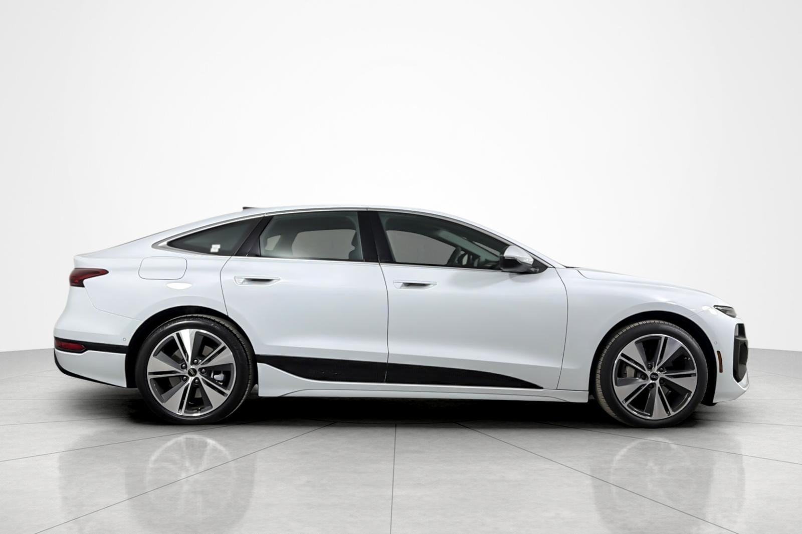 Used 2025 Audi A6 e-tron Premium RWD image 6