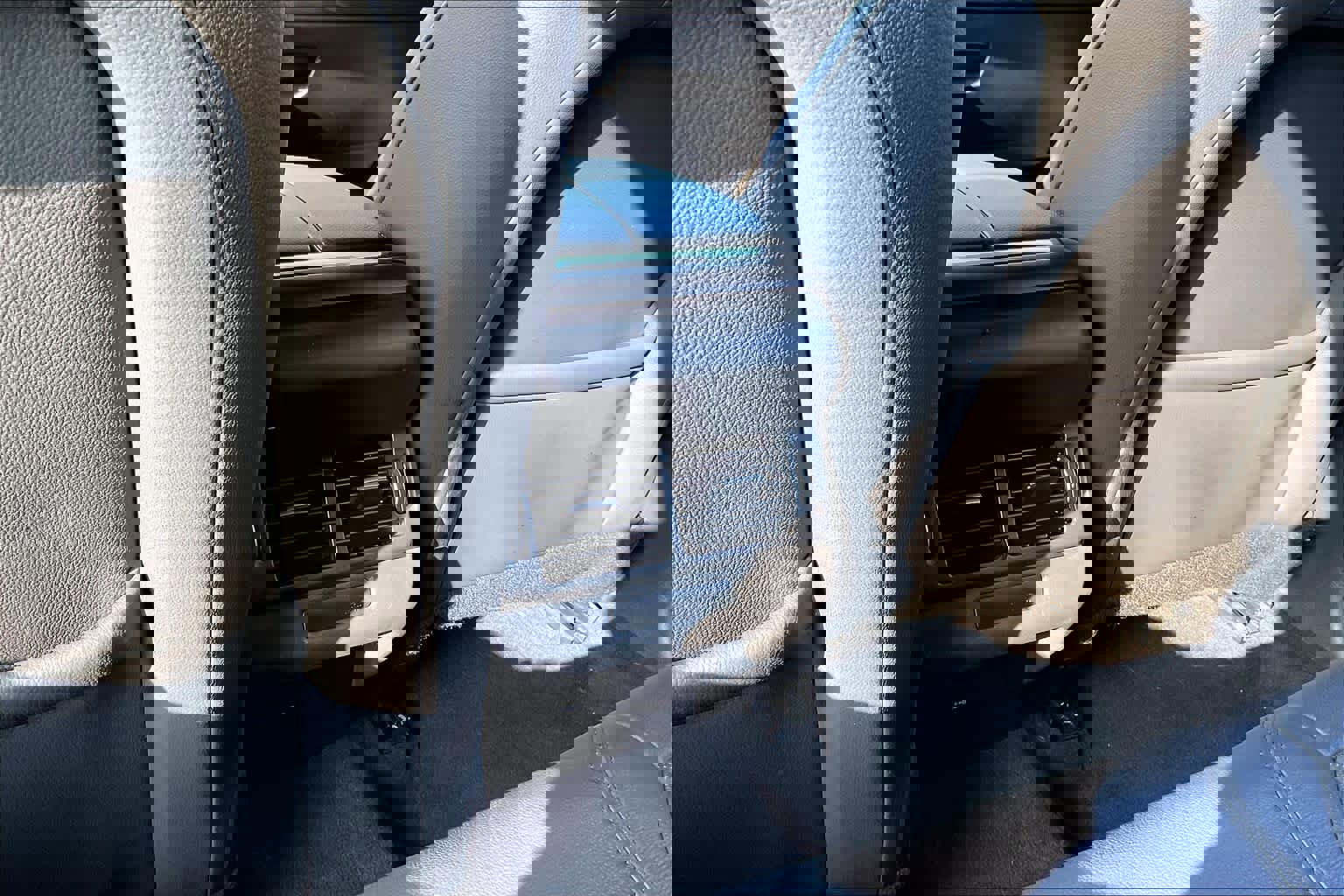 Used 2023 Land Rover Range Rover Evoque R-Dynamic SE image 38