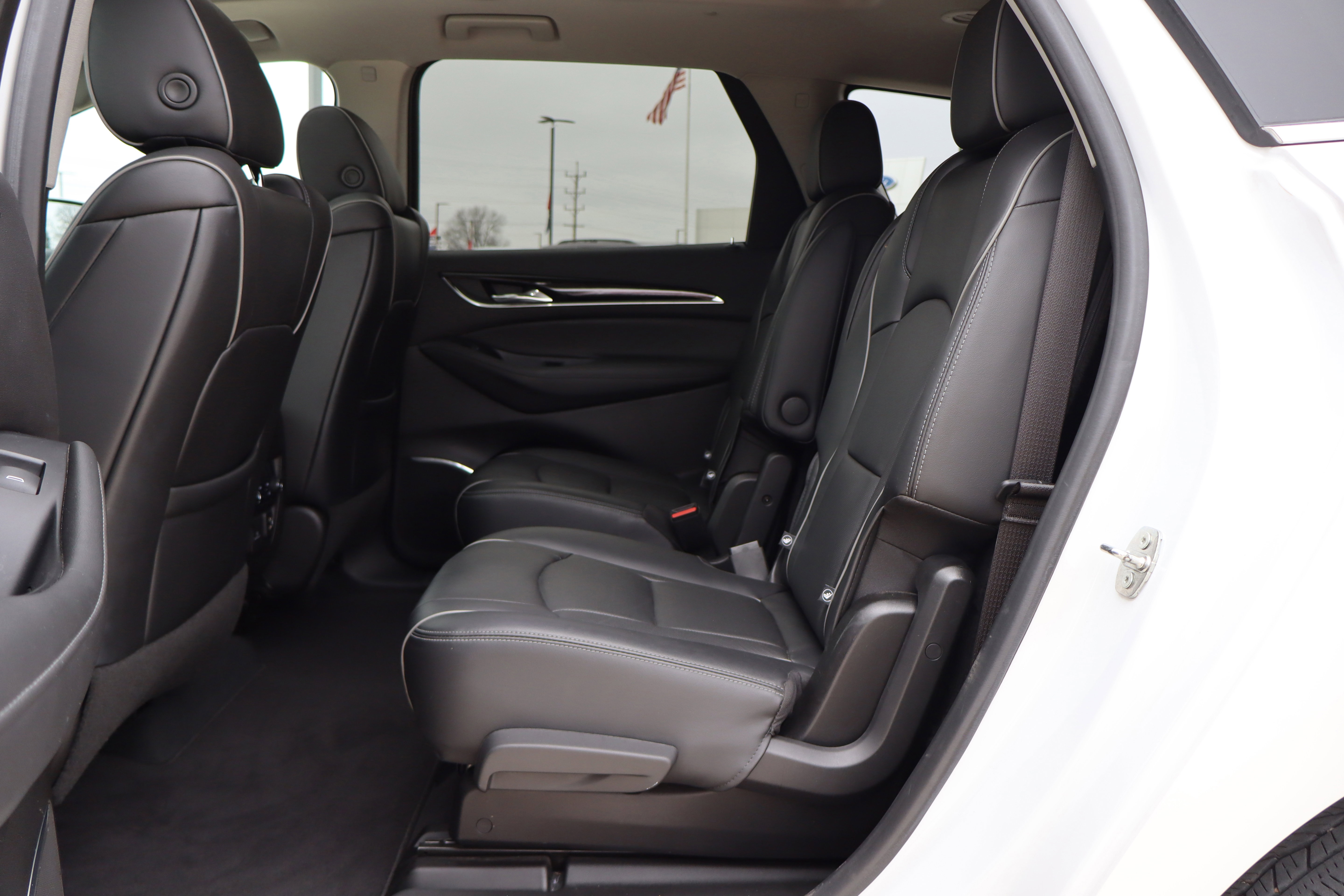 Used 2021 Buick Enclave Avenir image 11