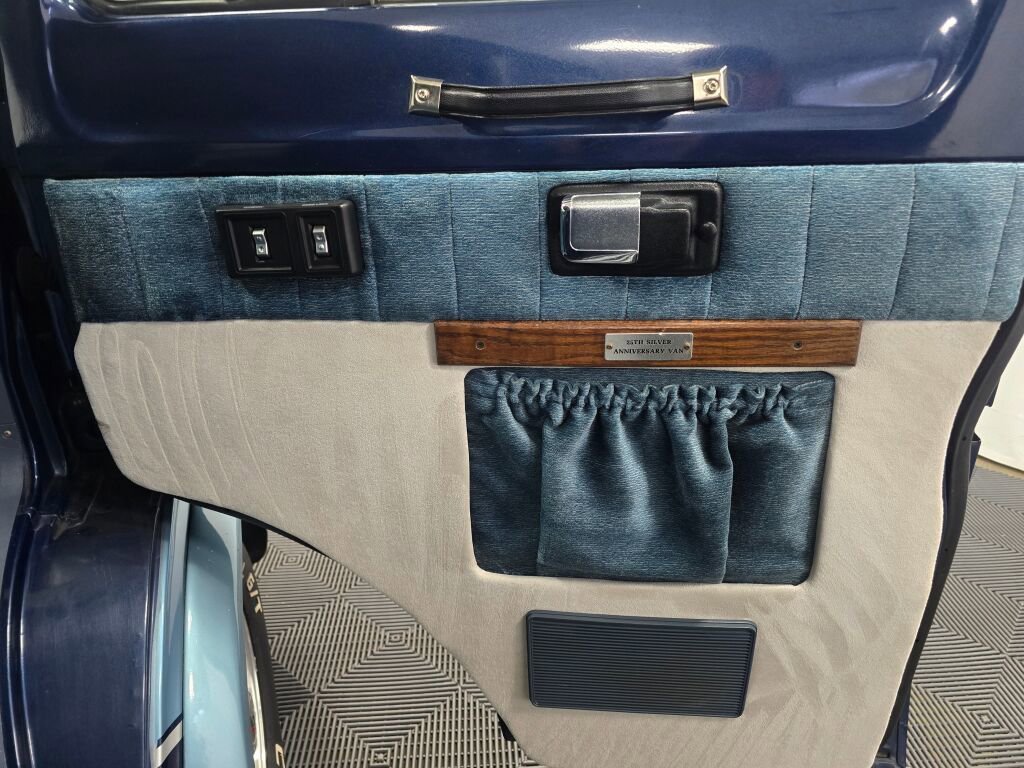 Used 1991 Dodge B2500 image 72