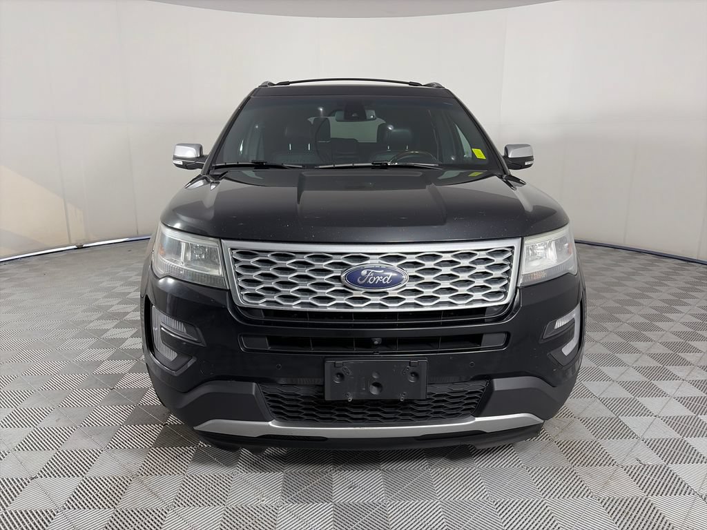 Used 2017 Ford Explorer Platinum AWD/4WD image 2