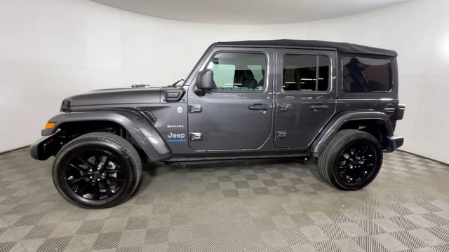 Used 2024 Jeep Wrangler Unlimited Sahara w/ Technology Group AWD/4WD image 9
