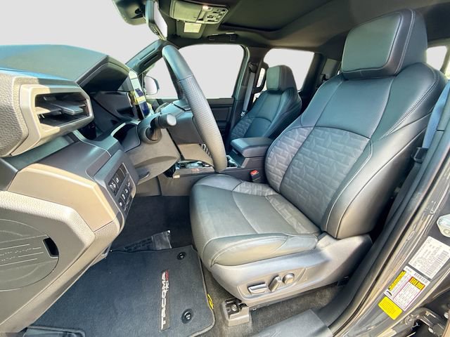 Used 2024 Toyota Tacoma TRD Sport w/ TRD Sport Premium Package AWD/4WD image 21