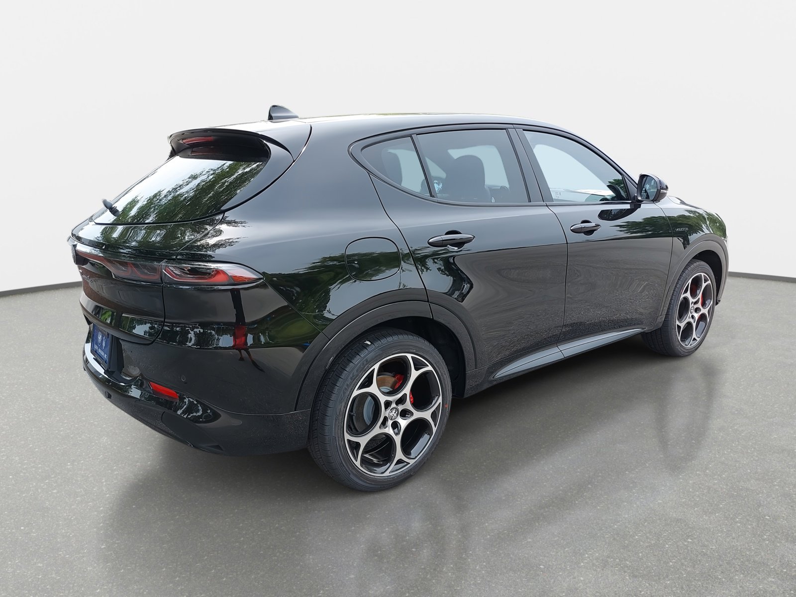 New 2025 Alfa Romeo Tonale w/ Premium Package image 5