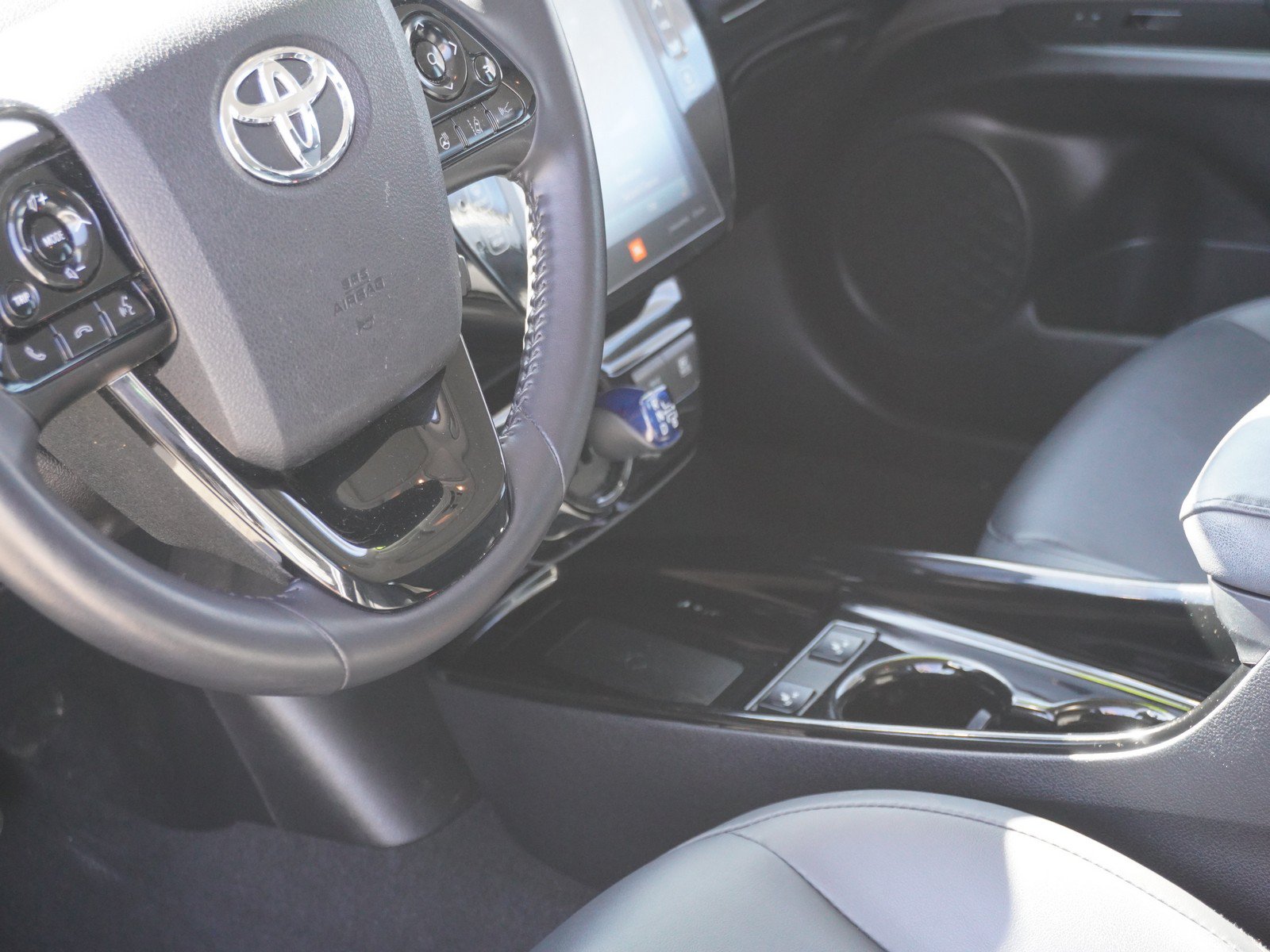 Used 2022 Toyota Prius Limited w/ Premium Convenience Package FWD image 21