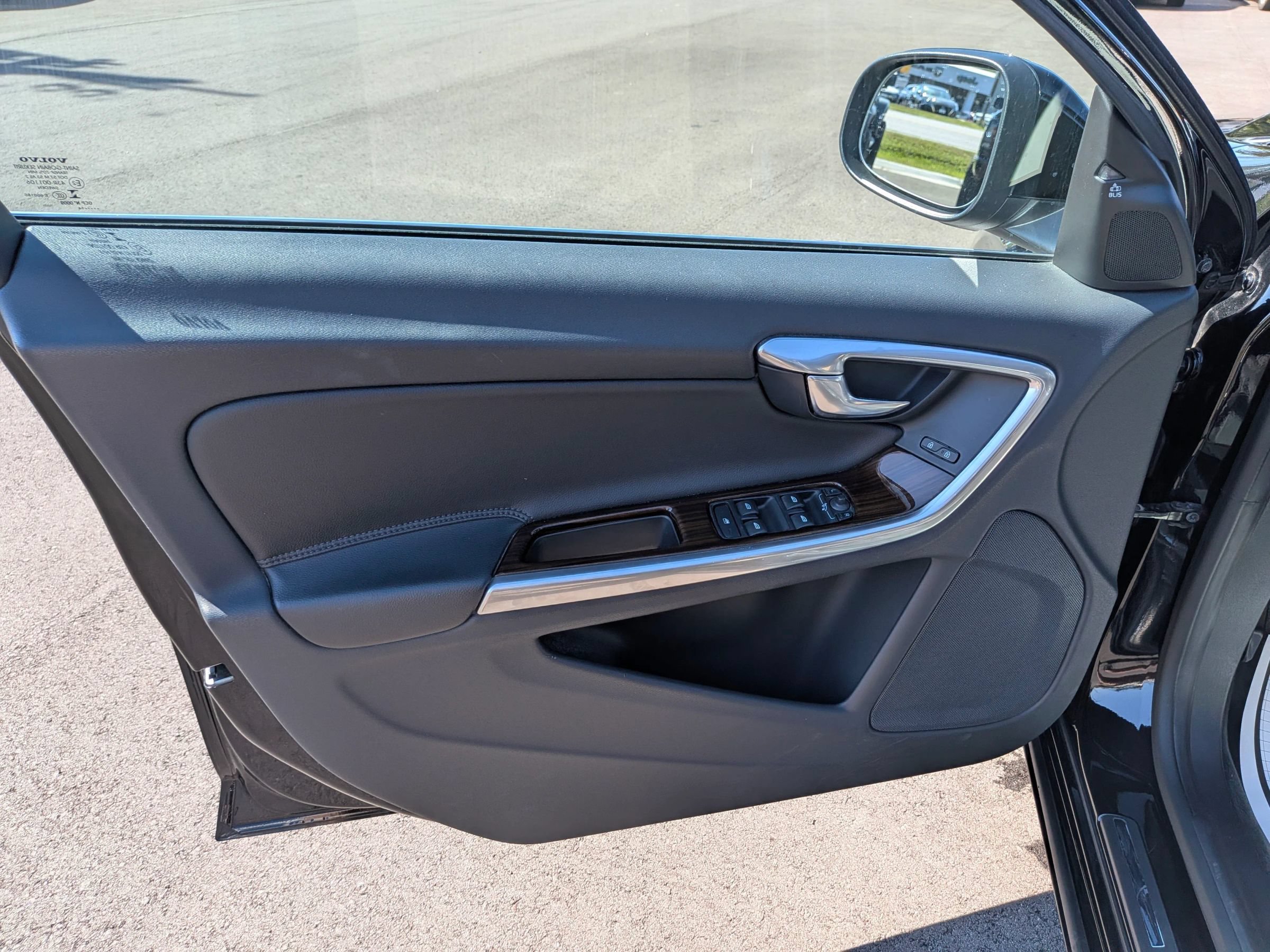 Used 2015 Volvo S60 T5 Platinum FWD image 15