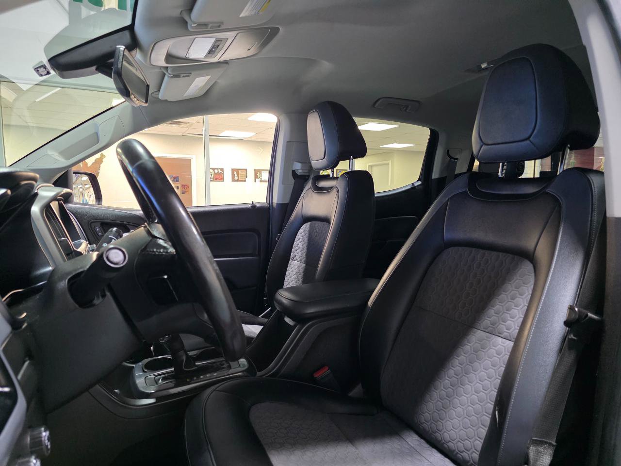 Used 2018 Chevrolet Colorado Z71 AWD/4WD image 15