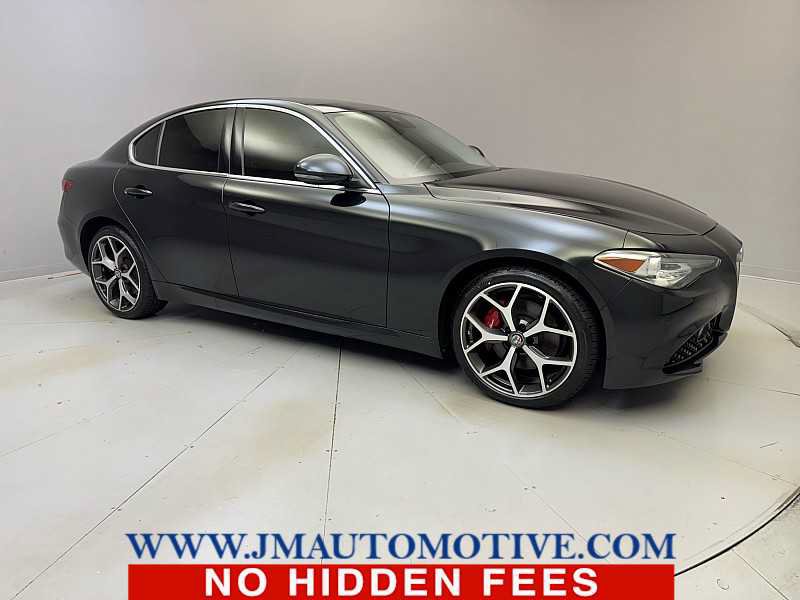 Used 2020 Alfa Romeo Giulia Ti w/ Active Blind Spot Package AWD/4WD image 7