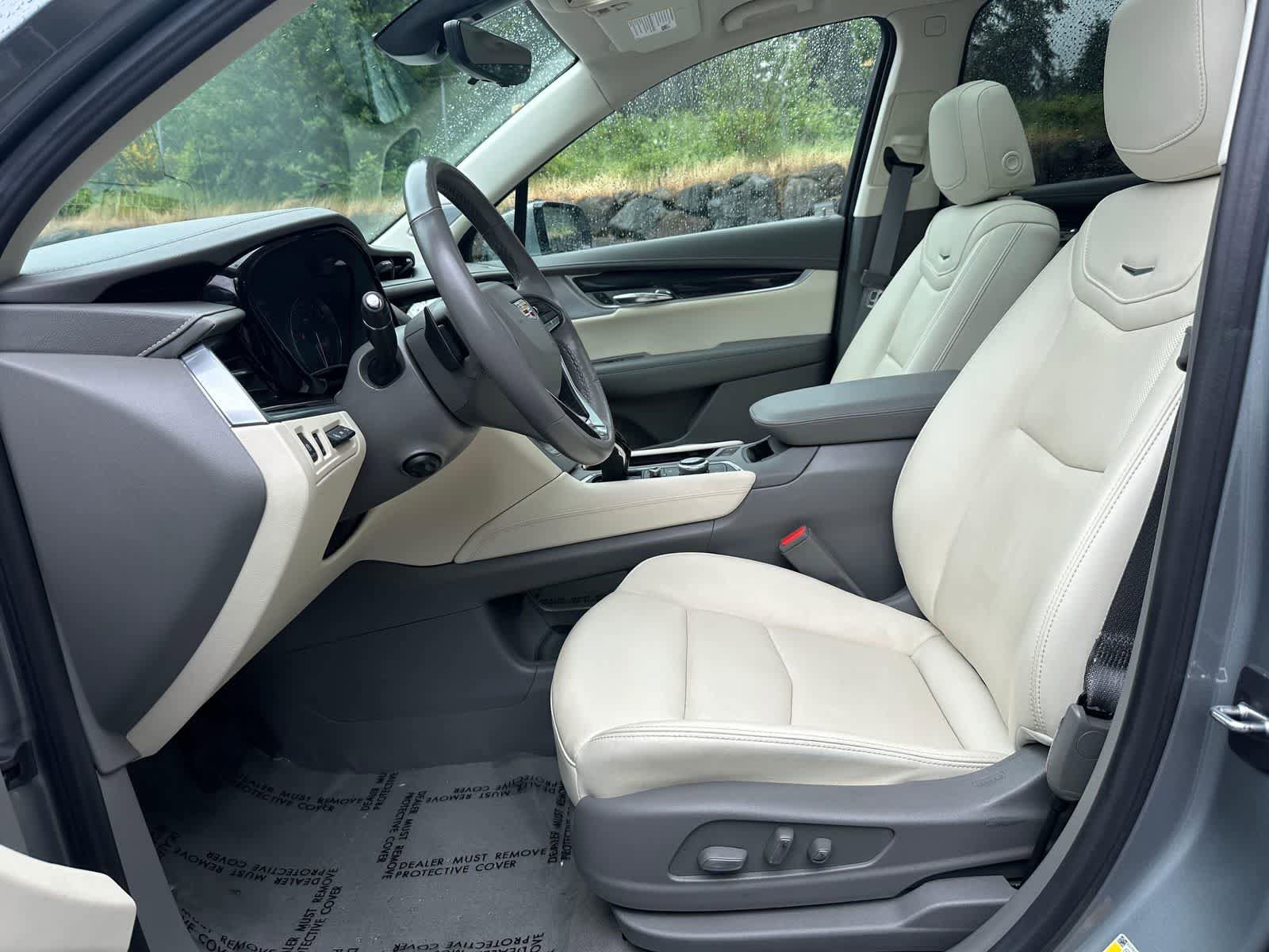 Used 2023 Cadillac XT6 Premium Luxury w/ Technology Package AWD/4WD image 18