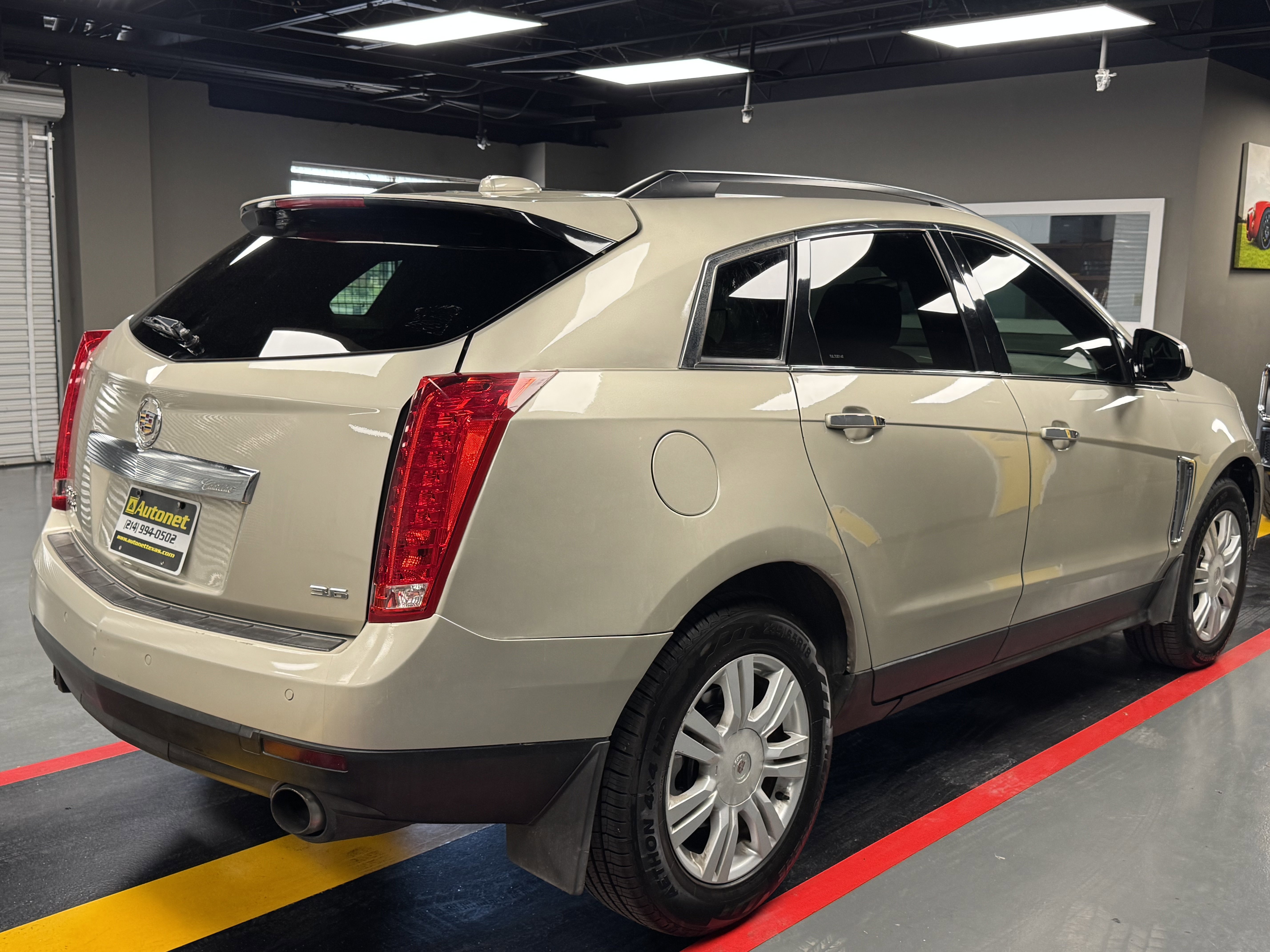 Used 2015 Cadillac SRX FWD image 6