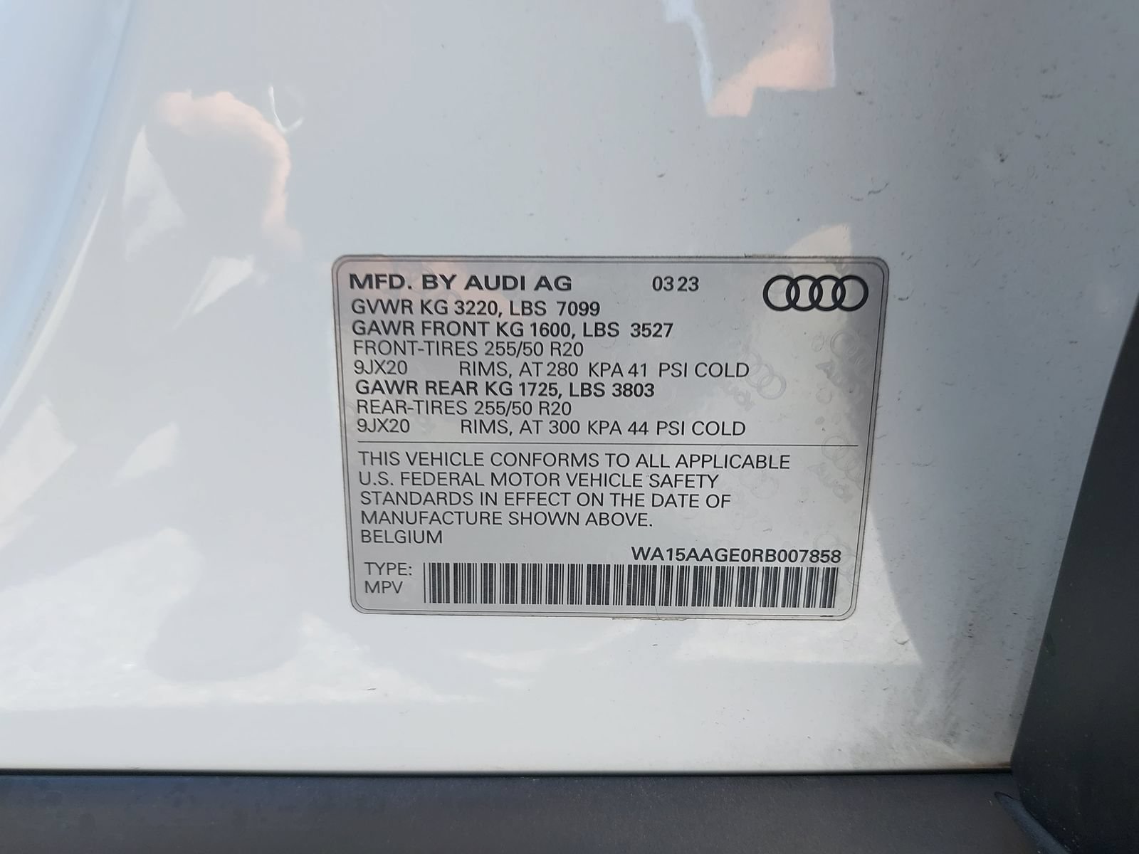 Used 2024 Audi Q8 e-tron Premium Plus w/ Premium Plus Package AWD/4WD image 11