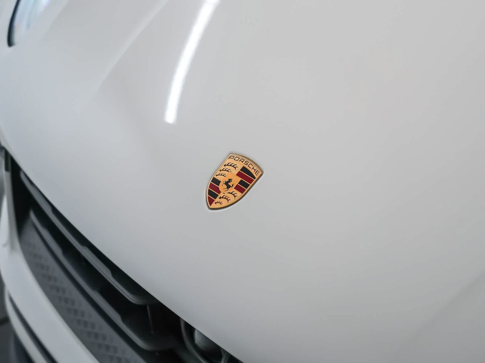 Certified 2024 Porsche Macan S AWD/4WD image 12