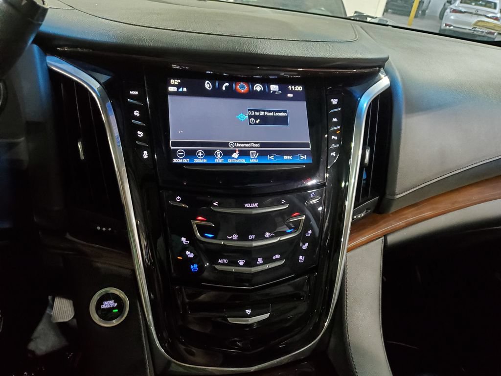 Used 2017 Cadillac Escalade Premium Luxury AWD/4WD image 29