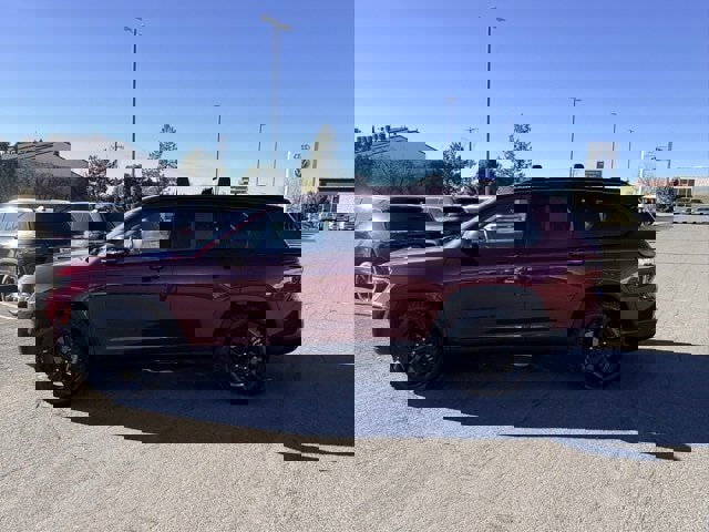 Used 2022 Jeep Grand Cherokee L Laredo image 5