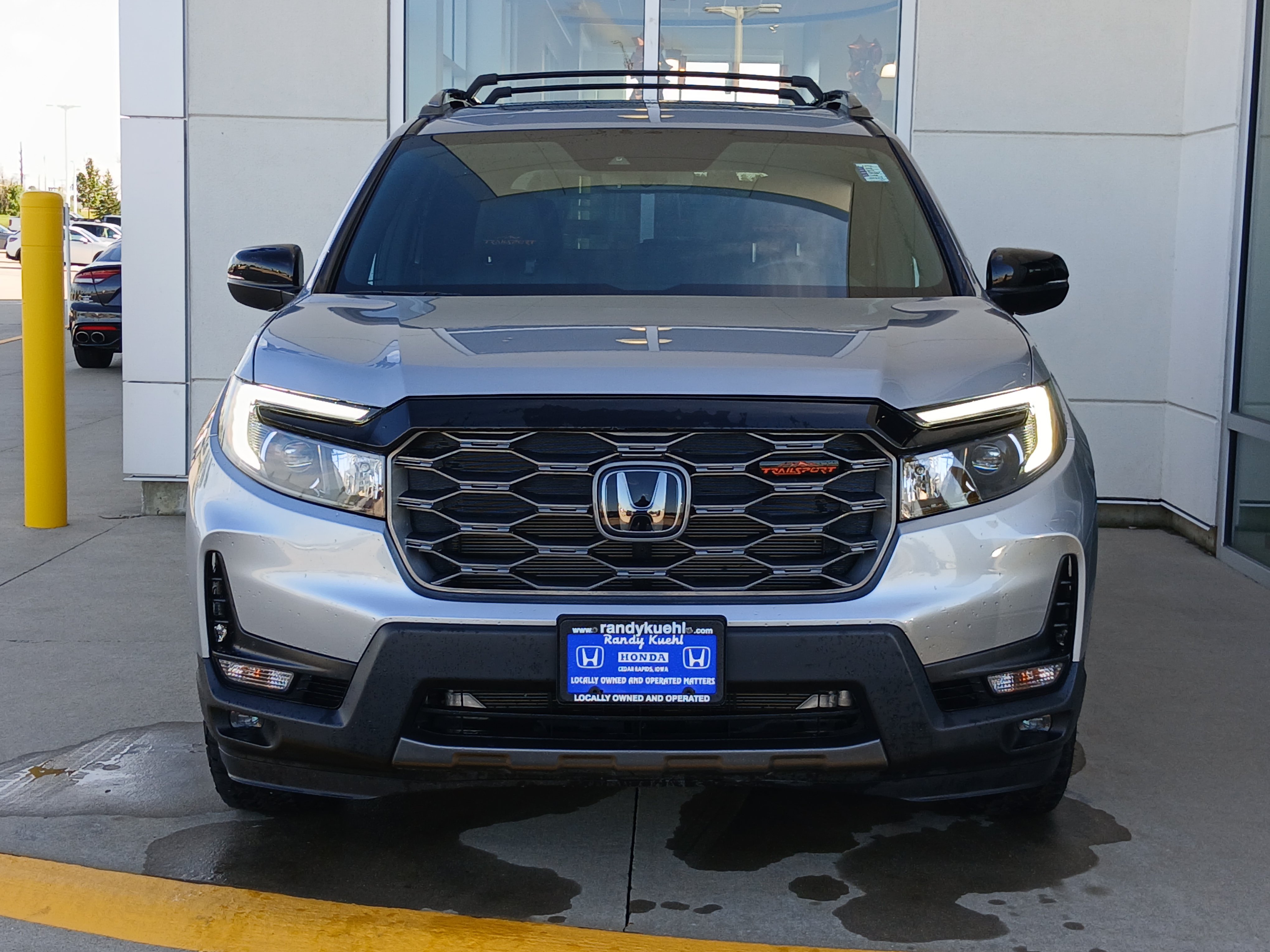 Used 2025 Honda Passport TrailSport image 3