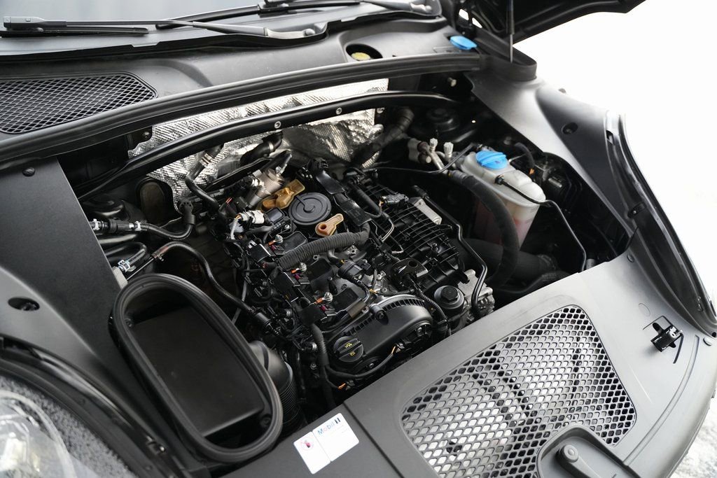 Used 2017 Porsche Macan w/ Driver Memory Package image 71