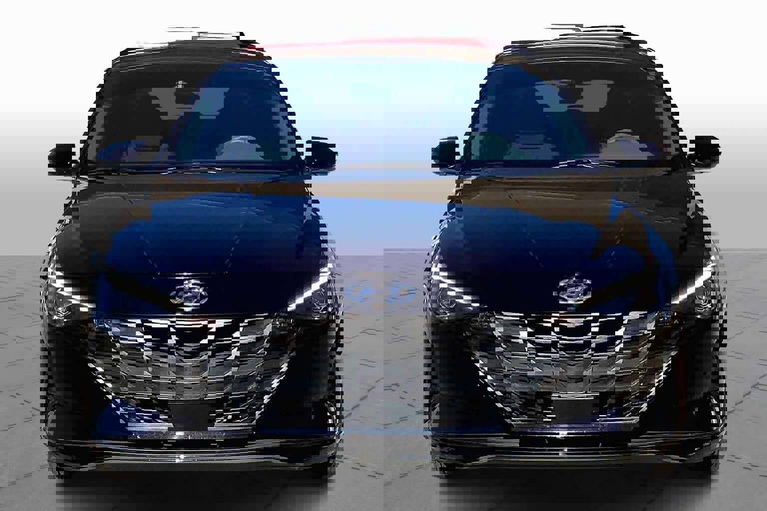 Used 2023 Hyundai Elantra SEL w/ Convenience Package image 3