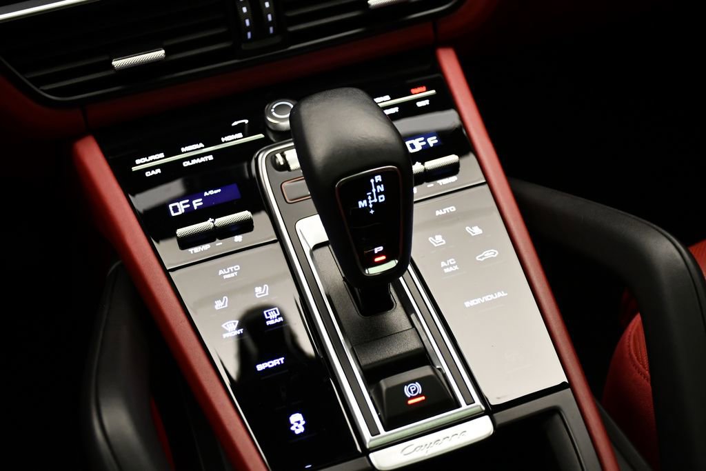 Used 2023 Porsche Cayenne image 33