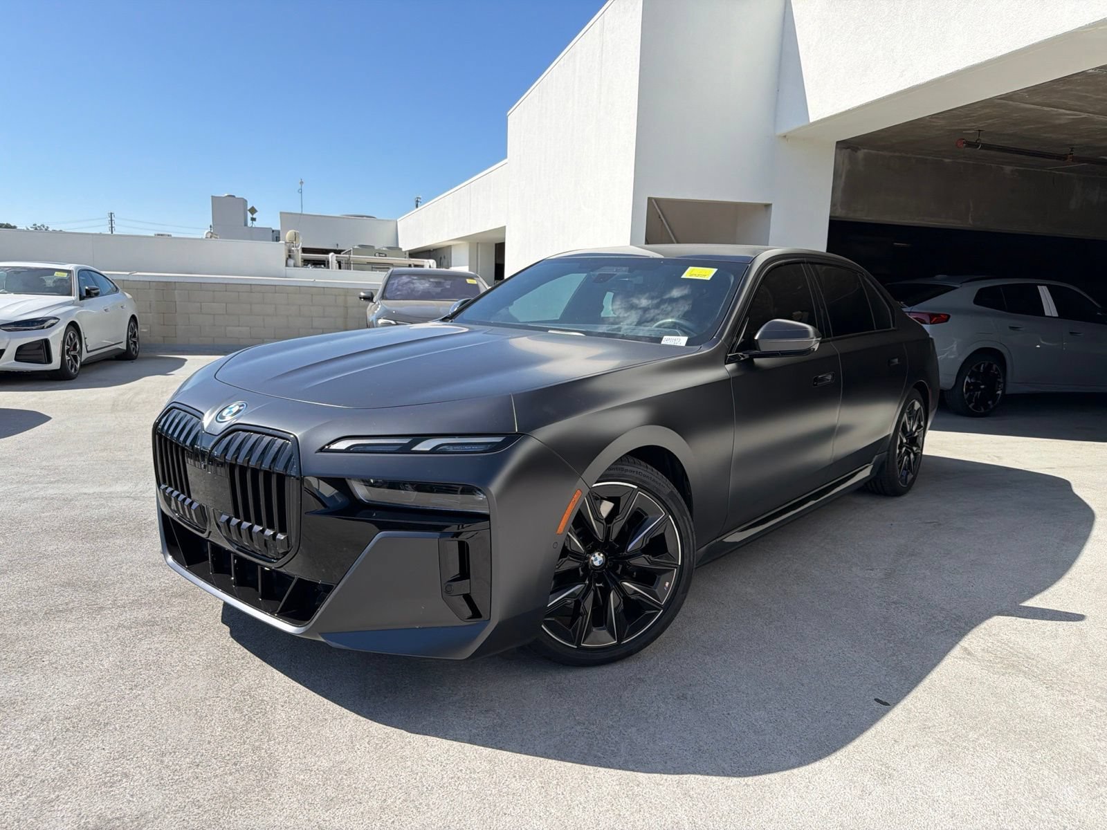 Used 2024 BMW i7 eDrive50 w/ M Sport Package RWD image 3