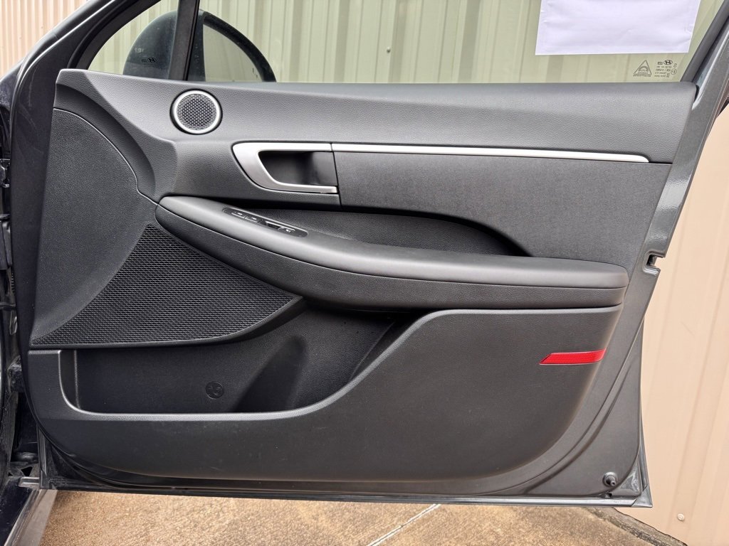 Used 2023 Hyundai Sonata SE w/ Cargo Package image 18