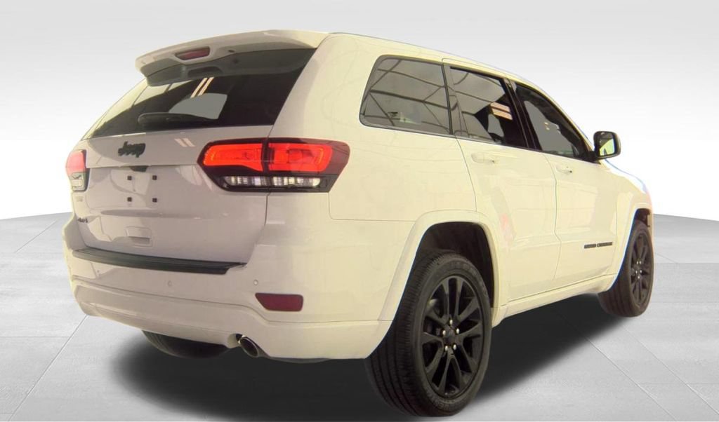 Used 2020 Jeep Grand Cherokee Altitude AWD/4WD image 7
