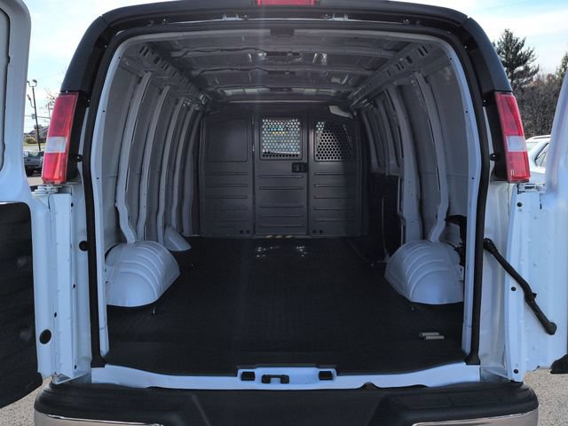 New 2025 Chevrolet Express 2500 w/ Driver Convenience Package RWD image 24